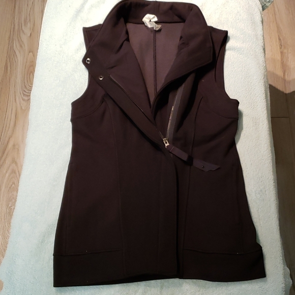 lululemon athletica Tops - lululemon vest  size 6 pre-owned